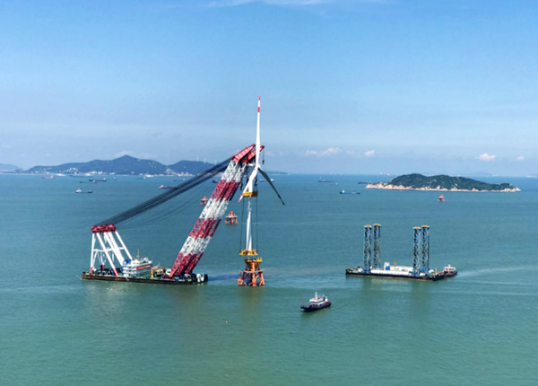 最后一臺(tái)風(fēng)機(jī)吊裝.png