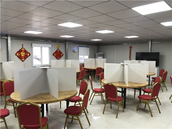 花博會項目部食堂嚴格實行分餐制，并采取臨時隔離措施.jpg