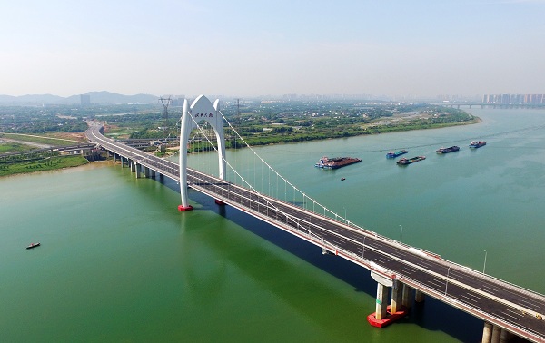 4、昭華大橋主塔.jpg